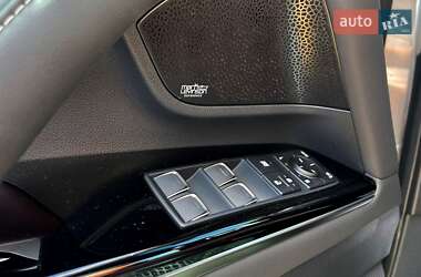Внедорожник / Кроссовер Lexus LX 2022 в 