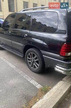 Внедорожник / Кроссовер Lexus LX 2006 в 