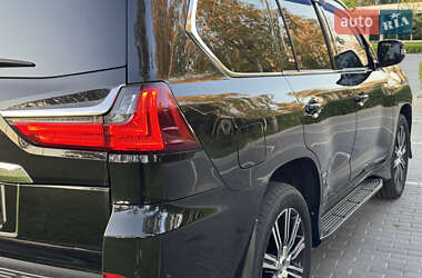 Позашляховик / Кросовер Lexus LX 2018 в 