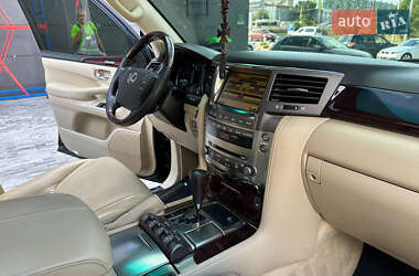 Позашляховик / Кросовер Lexus LX 2011 в 