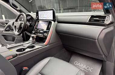 Позашляховик / Кросовер Lexus LX 2025 в 