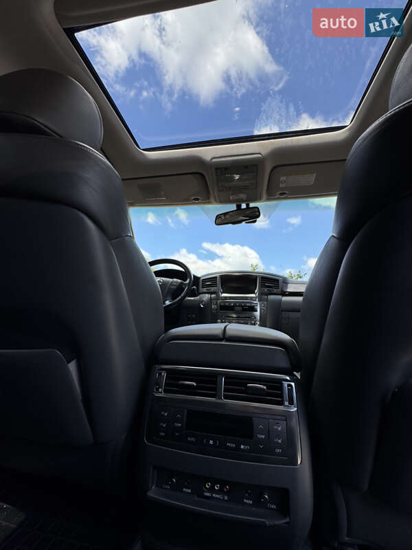 Внедорожник / Кроссовер Lexus LX 2008 в Дергачах