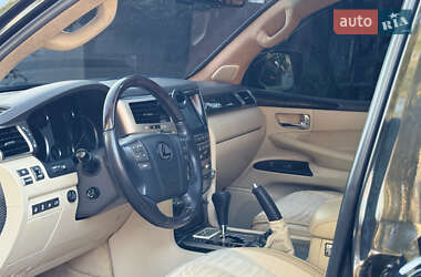 Позашляховик / Кросовер Lexus LX 2013 в 