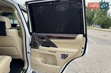 Позашляховик / Кросовер Lexus LX 2017 в 