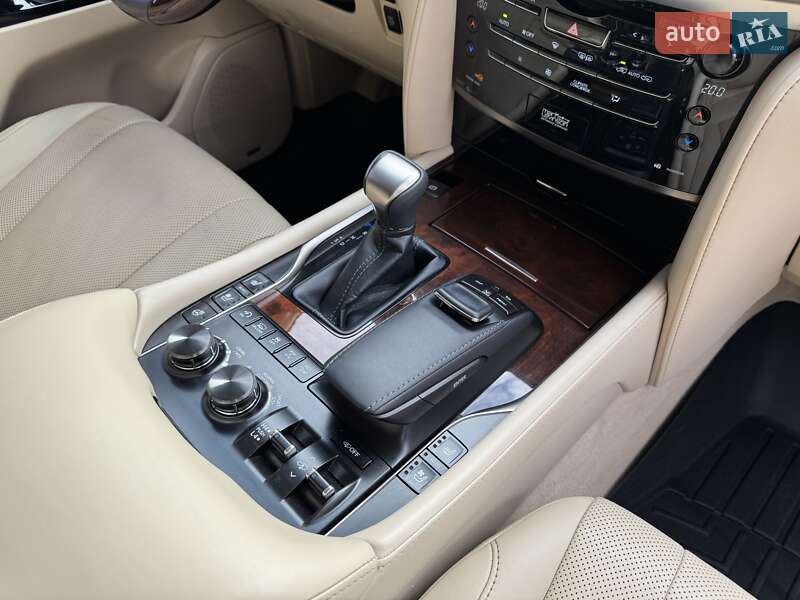 Внедорожник / Кроссовер Lexus LX 2017 в Кривом Роге