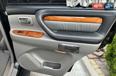Внедорожник / Кроссовер Lexus LX 2006 в 