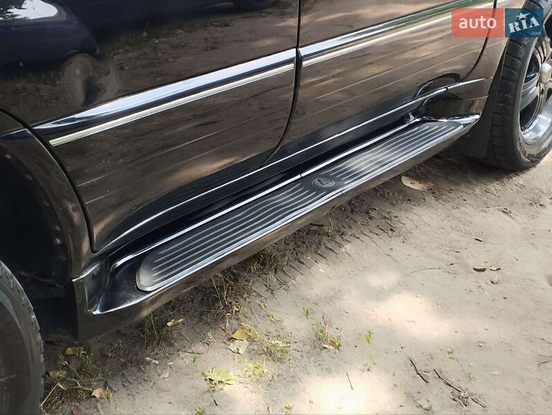 Позашляховик / Кросовер Lexus LX 2000 в Києві
