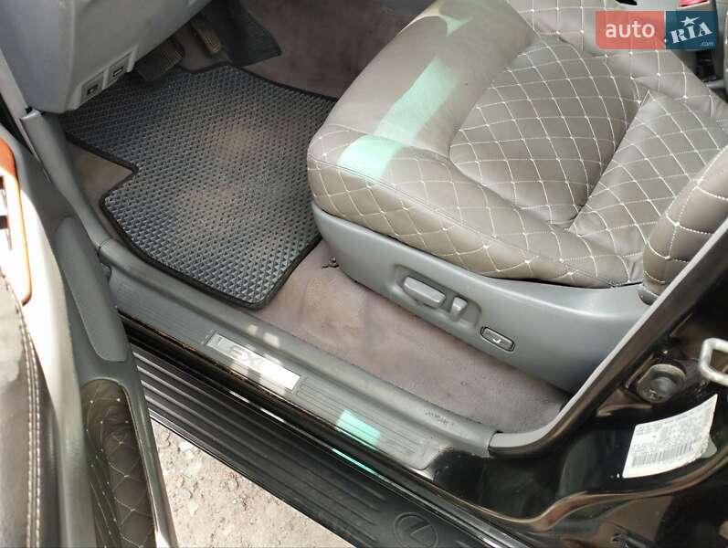 Позашляховик / Кросовер Lexus LX 2000 в Києві