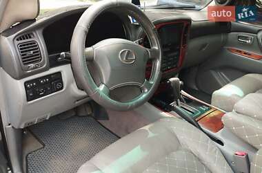 Внедорожник / Кроссовер Lexus LX 2000 в 