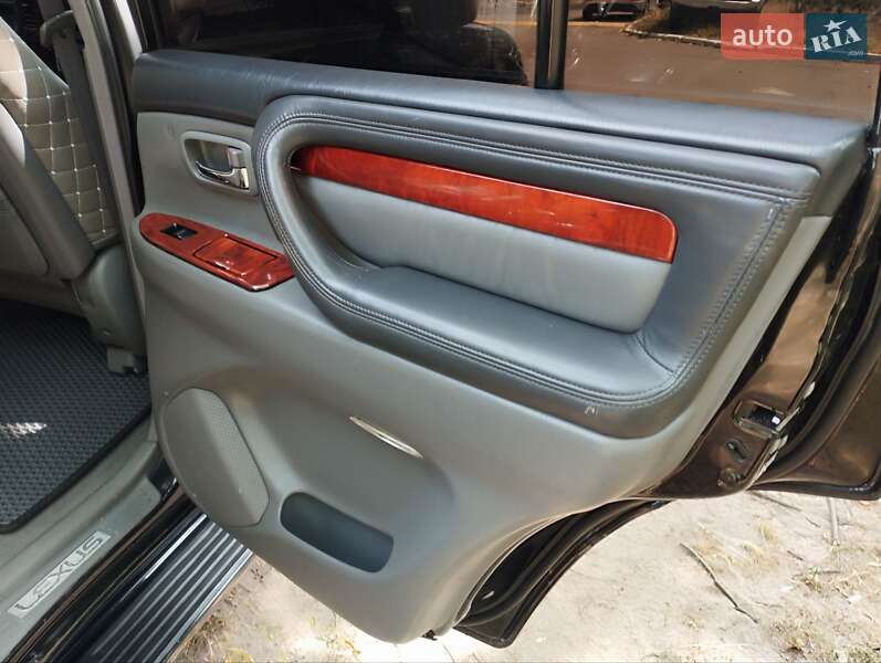 Позашляховик / Кросовер Lexus LX 2000 в Києві