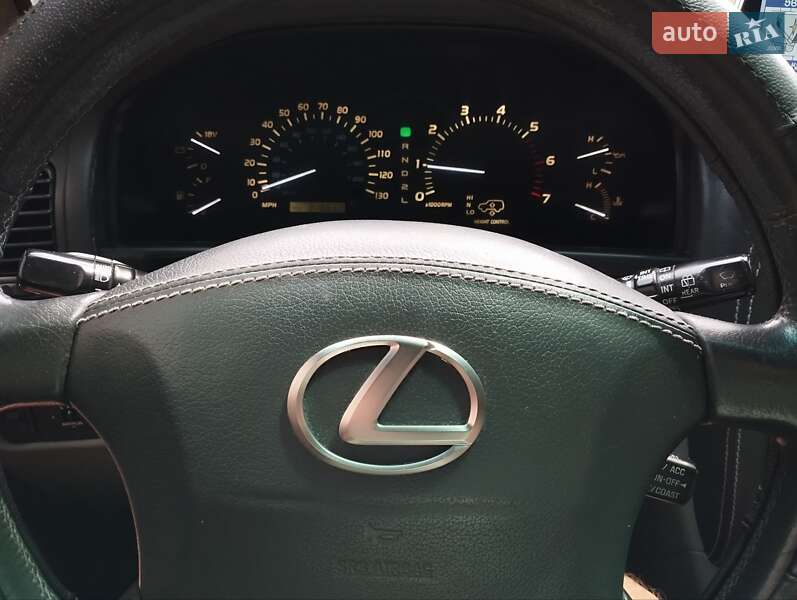 Позашляховик / Кросовер Lexus LX 2000 в Києві