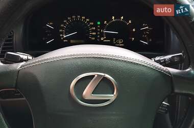 Внедорожник / Кроссовер Lexus LX 2000 в 