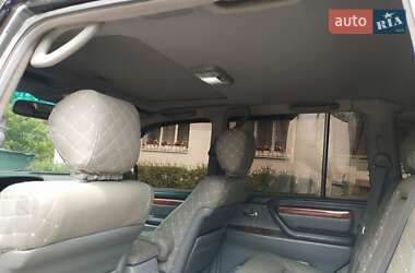 Внедорожник / Кроссовер Lexus LX 2000 в 