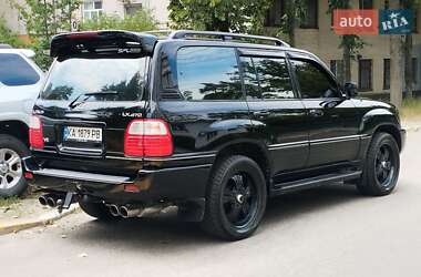 Внедорожник / Кроссовер Lexus LX 2000 в 