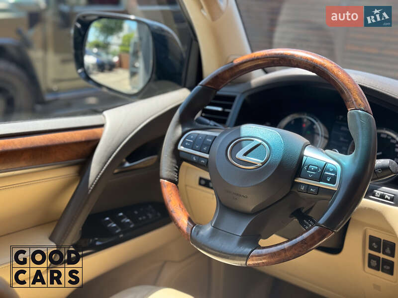 Позашляховик / Кросовер Lexus LX 2017 в Одесі