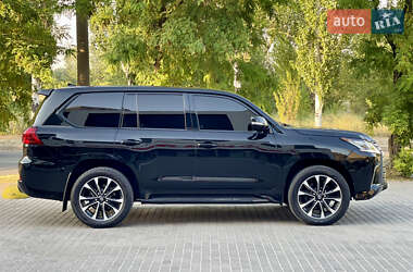 Внедорожник / Кроссовер Lexus LX 2017 в 