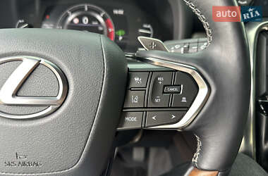 Позашляховик / Кросовер Lexus LX 2022 в 
