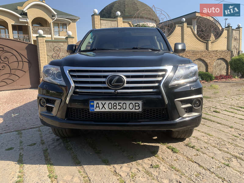Позашляховик / Кросовер Lexus LX 2008 в 