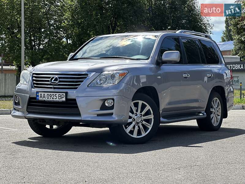 Lexus LX 2011