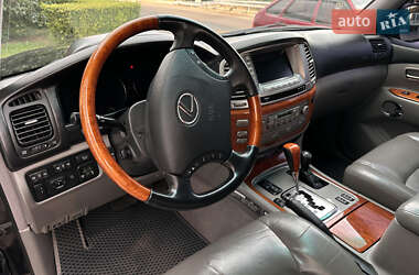 Позашляховик / Кросовер Lexus LX 2006 в 