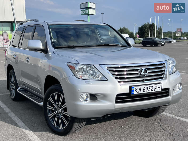 Lexus LX 2010