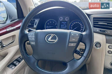 Позашляховик / Кросовер Lexus LX 2010 в 