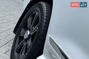 Позашляховик / Кросовер Lexus LX 2011 в 