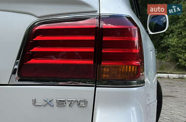 Позашляховик / Кросовер Lexus LX 2011 в 