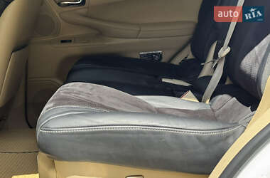 Позашляховик / Кросовер Lexus LX 2011 в 