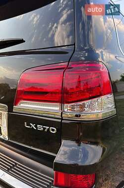 Внедорожник / Кроссовер Lexus LX 2013 в 