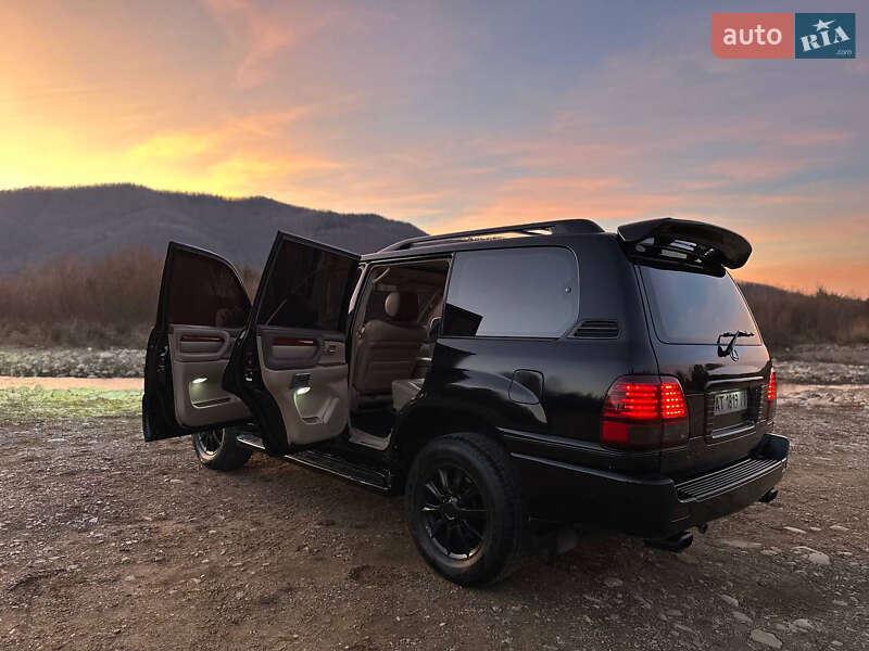 Позашляховик / Кросовер Lexus LX 2003 в 