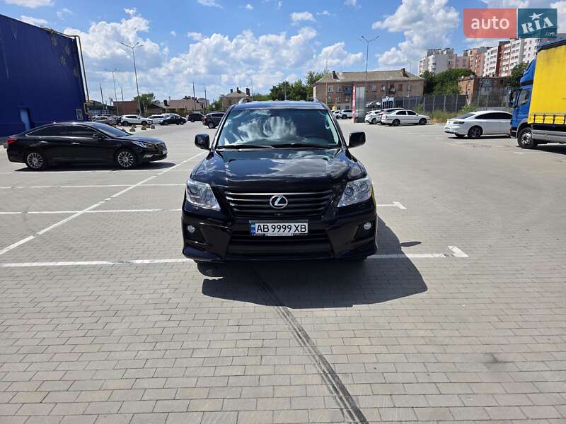 Lexus LX 2010