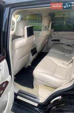 Внедорожник / Кроссовер Lexus LX 2013 в 