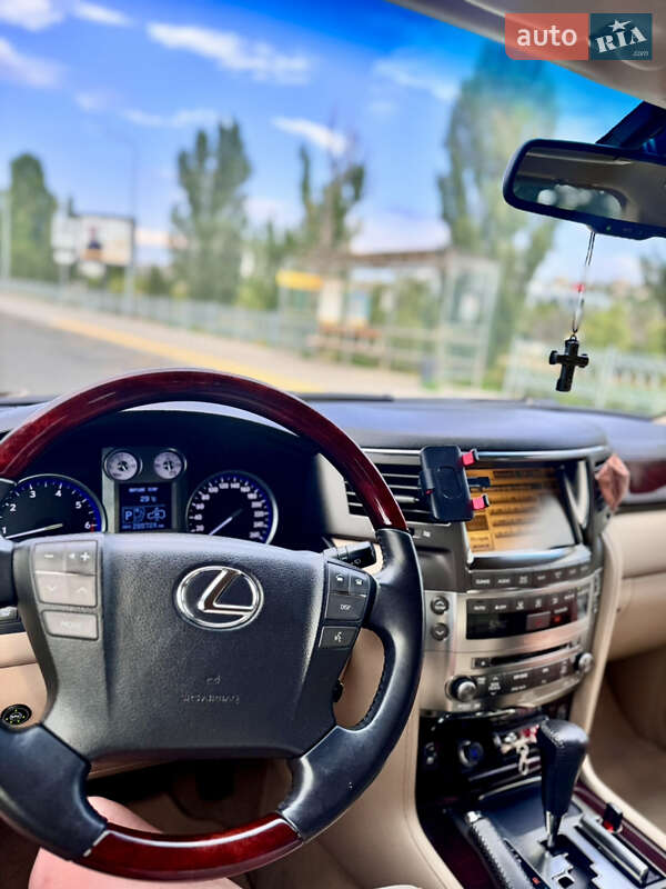 Позашляховик / Кросовер Lexus LX 2010 в Києві