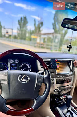 Внедорожник / Кроссовер Lexus LX 2010 в 