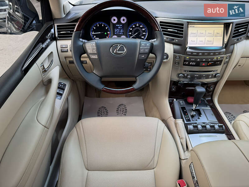 Внедорожник / Кроссовер Lexus LX 2010 в Киеве