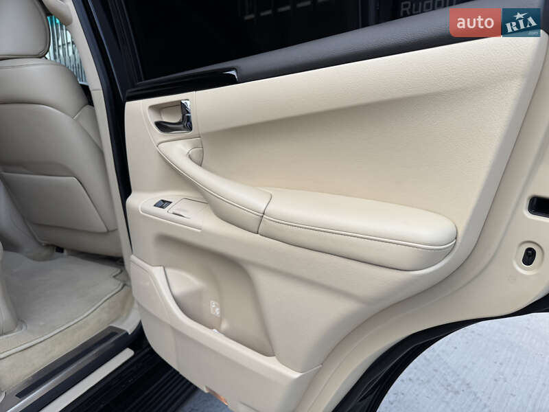Внедорожник / Кроссовер Lexus LX 2010 в Киеве