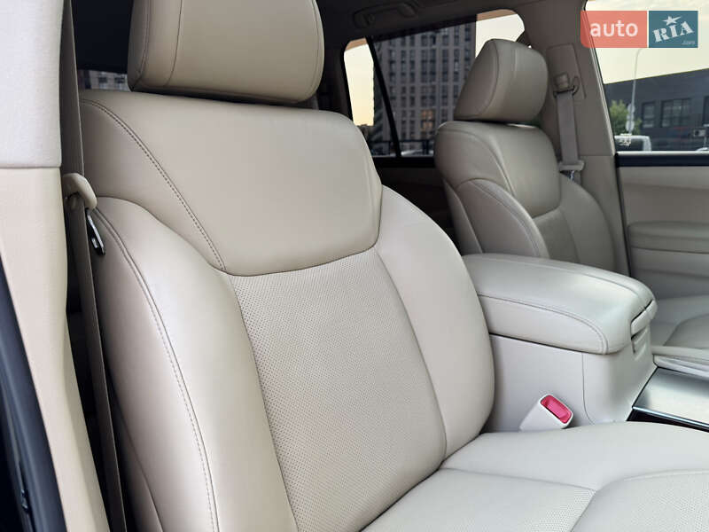 Внедорожник / Кроссовер Lexus LX 2010 в Киеве