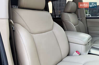 Позашляховик / Кросовер Lexus LX 2010 в 