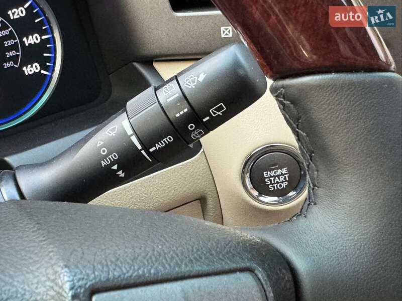 Внедорожник / Кроссовер Lexus LX 2010 в Киеве