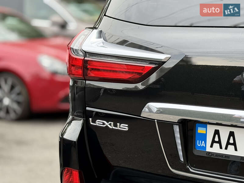 Внедорожник / Кроссовер Lexus LX 2017 в Киеве