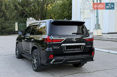 Позашляховик / Кросовер Lexus LX 2016 в 