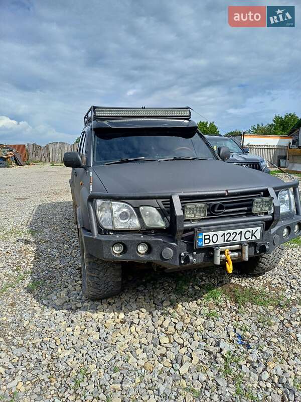 Внедорожник / Кроссовер Lexus LX 2000 в Чорткове