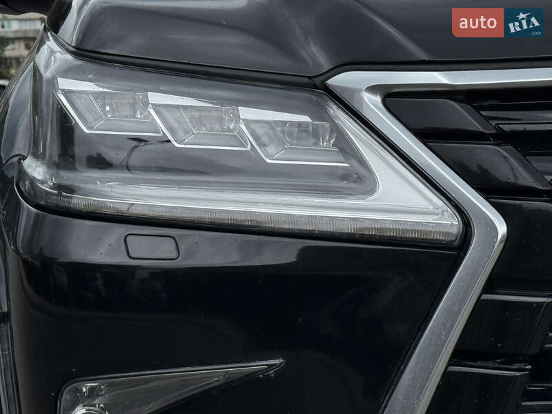 Позашляховик / Кросовер Lexus LX 2016 в Києві