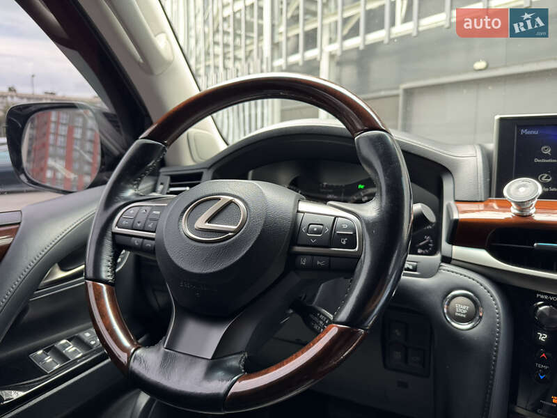 Позашляховик / Кросовер Lexus LX 2016 в Києві