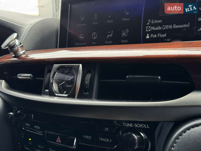 Позашляховик / Кросовер Lexus LX 2016 в Києві