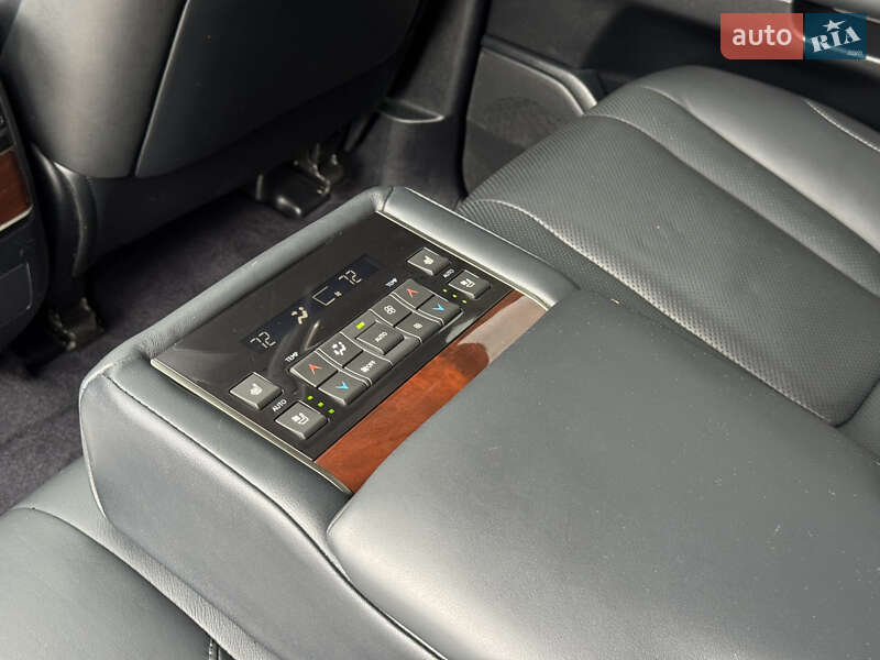 Позашляховик / Кросовер Lexus LX 2016 в Києві
