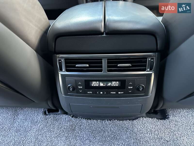 Внедорожник / Кроссовер Lexus LX 2010 в Киеве