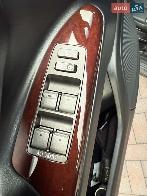 Внедорожник / Кроссовер Lexus LX 2014 в Сарнах