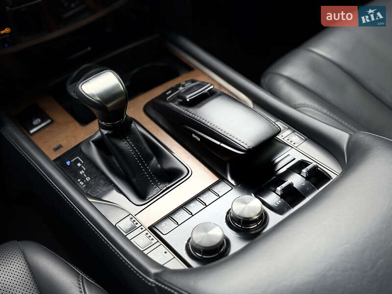 Внедорожник / Кроссовер Lexus LX 2019 в Днепре